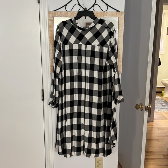Buffalo Plaid button up high low dress! - Picture 2 of 2
